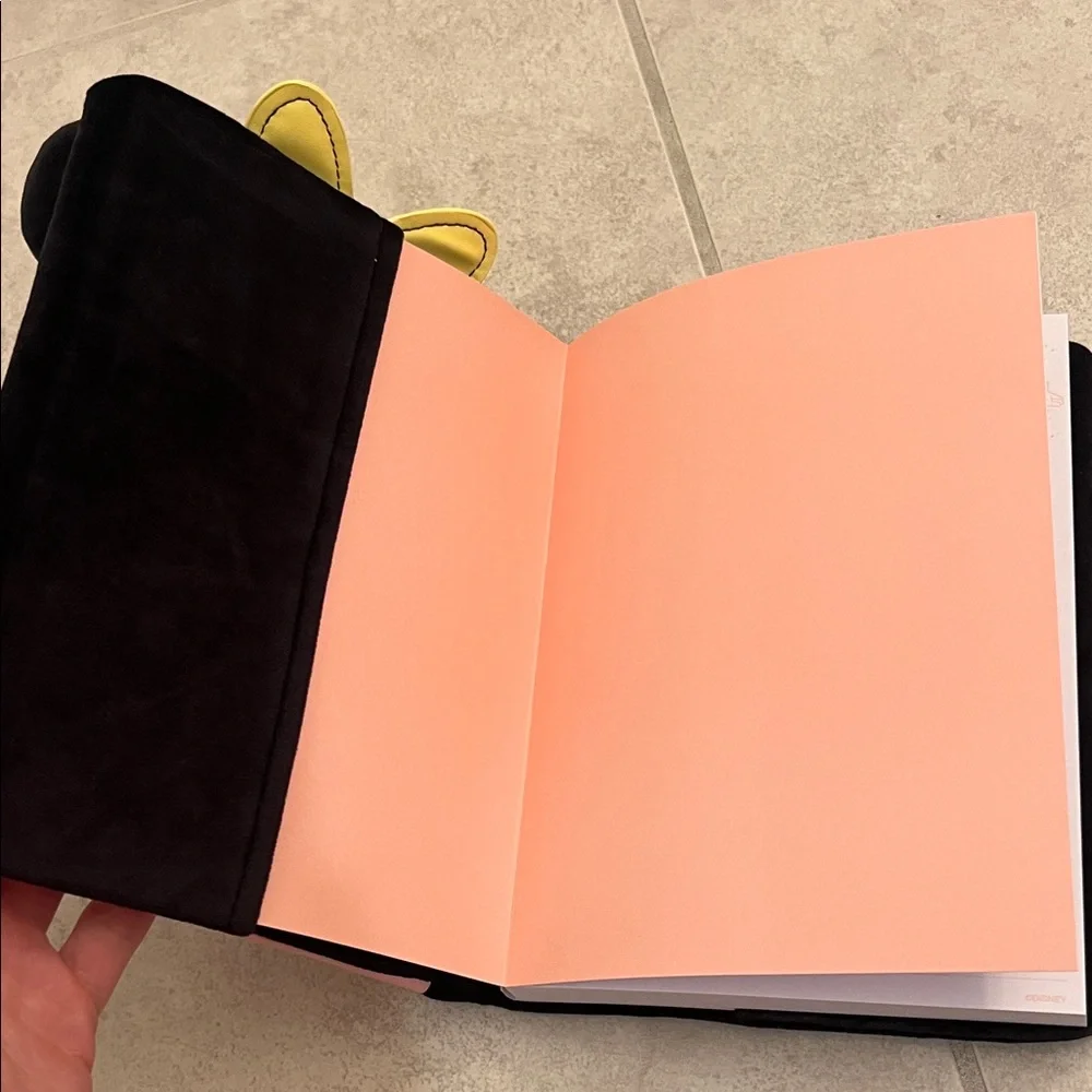 Disney Loungefly Minnie Mouse journal - Picture 5 of 6